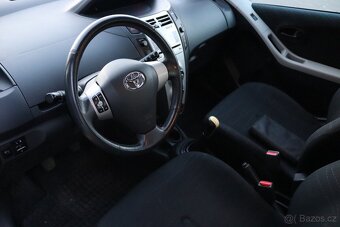 Toyota Yaris 1.3 64kw, servisovaná, nebouraná, 127 000km - 11