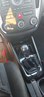Kia cee'd SW kombi 1.4 B+LPG - 11