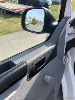 VW T5 2.0 TDI Ambulans / Karetka - DSG - 11