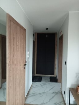 2 pokoje, 51.85m2, I piętro, duży balkon, umeblowane, ul. Po - 11