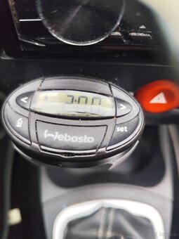 Sprzedam samochód osobowy marki Renault Clio III - 11