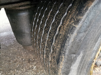 Sprzedaję naczepę platformową KRONE SD. - 11