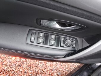 Renault Laguna III Liftback - 11