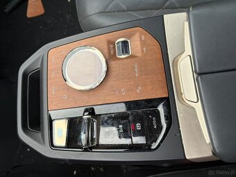 BMW IX Xdrive 40, r.6/2022, klima, panorama, 1. wlasciciel - 11