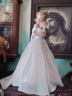 SZEŚĆ PANN MŁODYCH 3 SYGNOWANE 3 NIE SYGNOWANE LALKI PORCELA - 11
