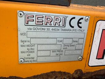 Ciągnik rolniczy - komunalny -sadowniczy  Kubota L5740 rok p - 11