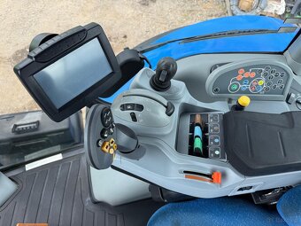 Ciągnik Rolniczy New Holland T8.360 rok pr 2013  PowerShift - 11