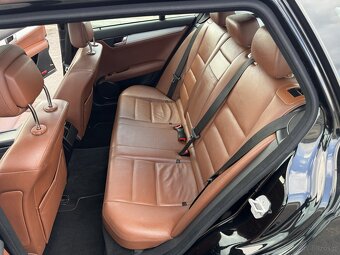 Mercedes-Benz Klasa C W204 1.8 2008r Kombi Avantgarde - 11