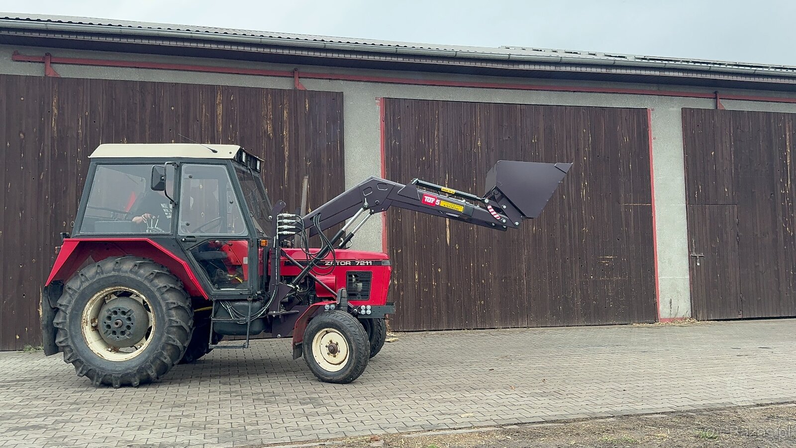 Ładowacz czołowy do Zetora z euroramką – udźwig 700 kg, 24 m - 12