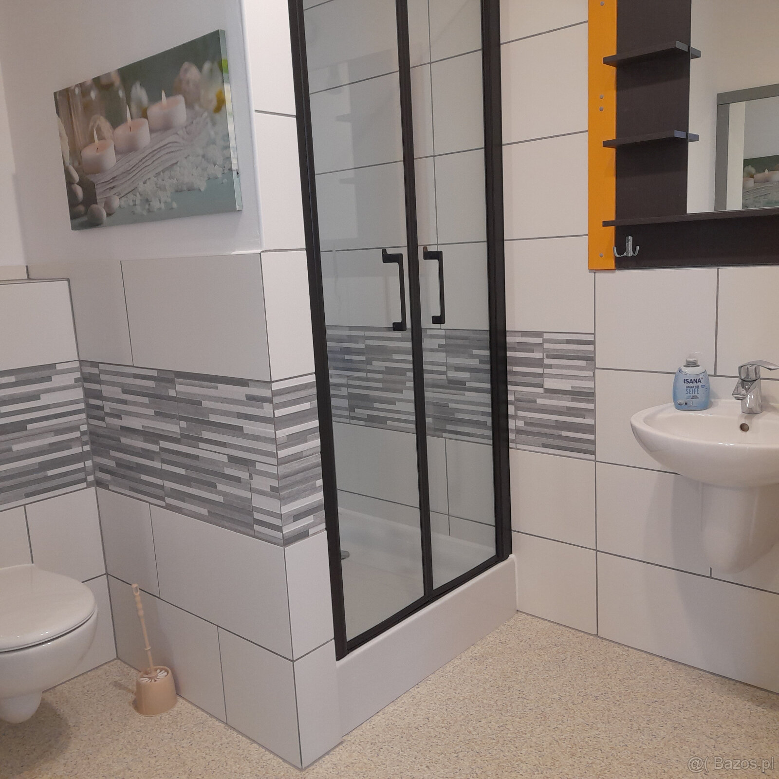 Kolobrzeg dom: 6 Apartamentow + 3 korty squash'a - 12