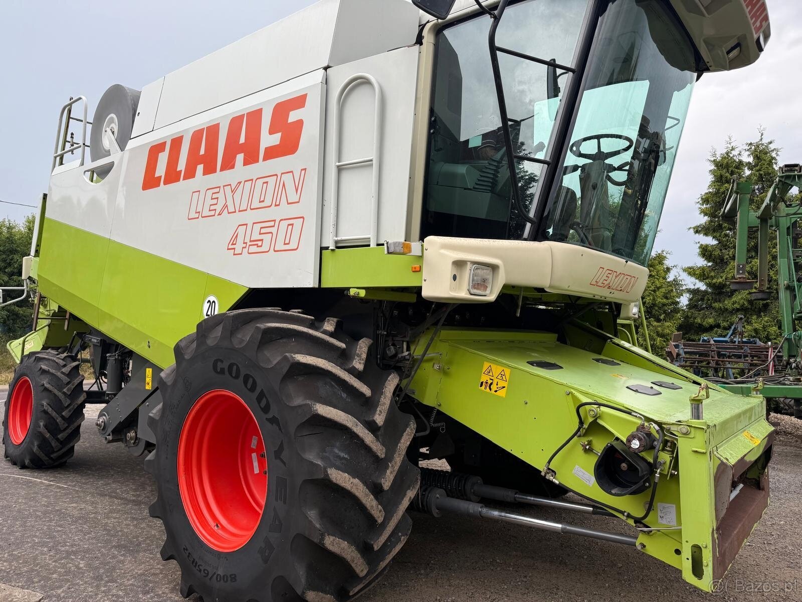 Claas Lexion 450 rok pro 2001 heder V660 lub V750. Silnik Me - 12