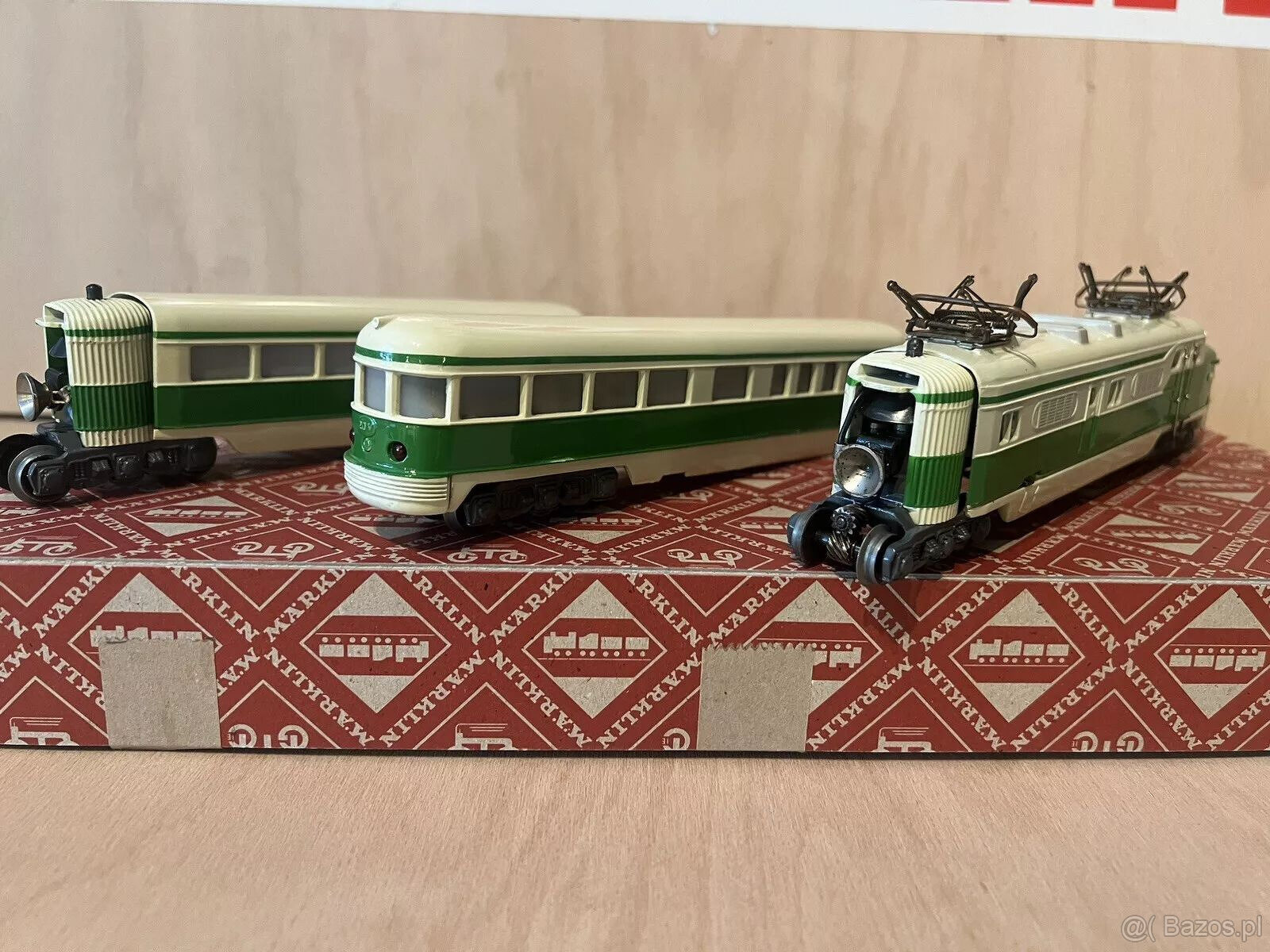 Wagon silnikowy Märklin ST 800, zielono-beżowy Żebra dachow - 12