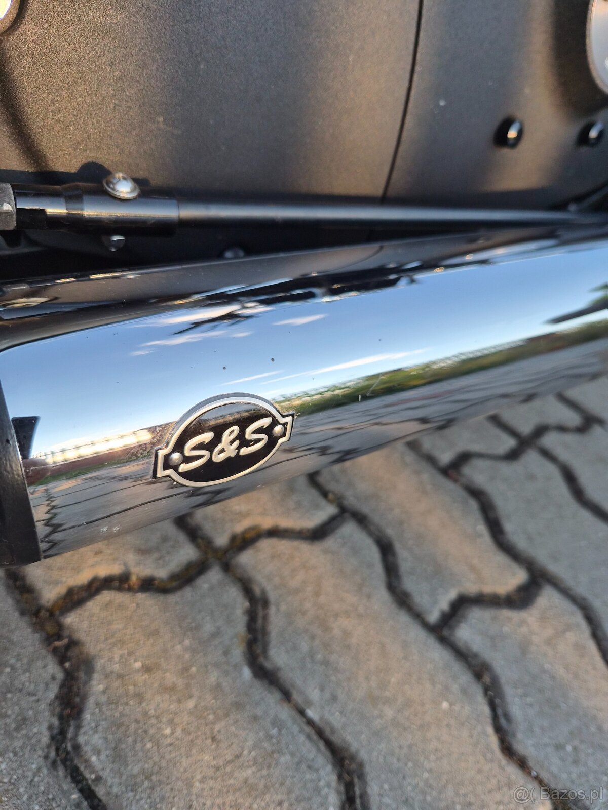 Harley-Davidson Iron XL883N – CHOPPER, KTÓRY PRZYCIĄGA SPOJR - 12