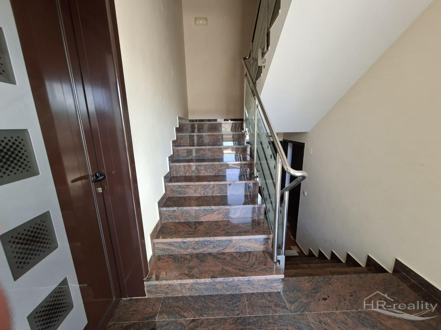 Stara Novalja - umeblowany apartament zaledwie 200m od plaży - 12