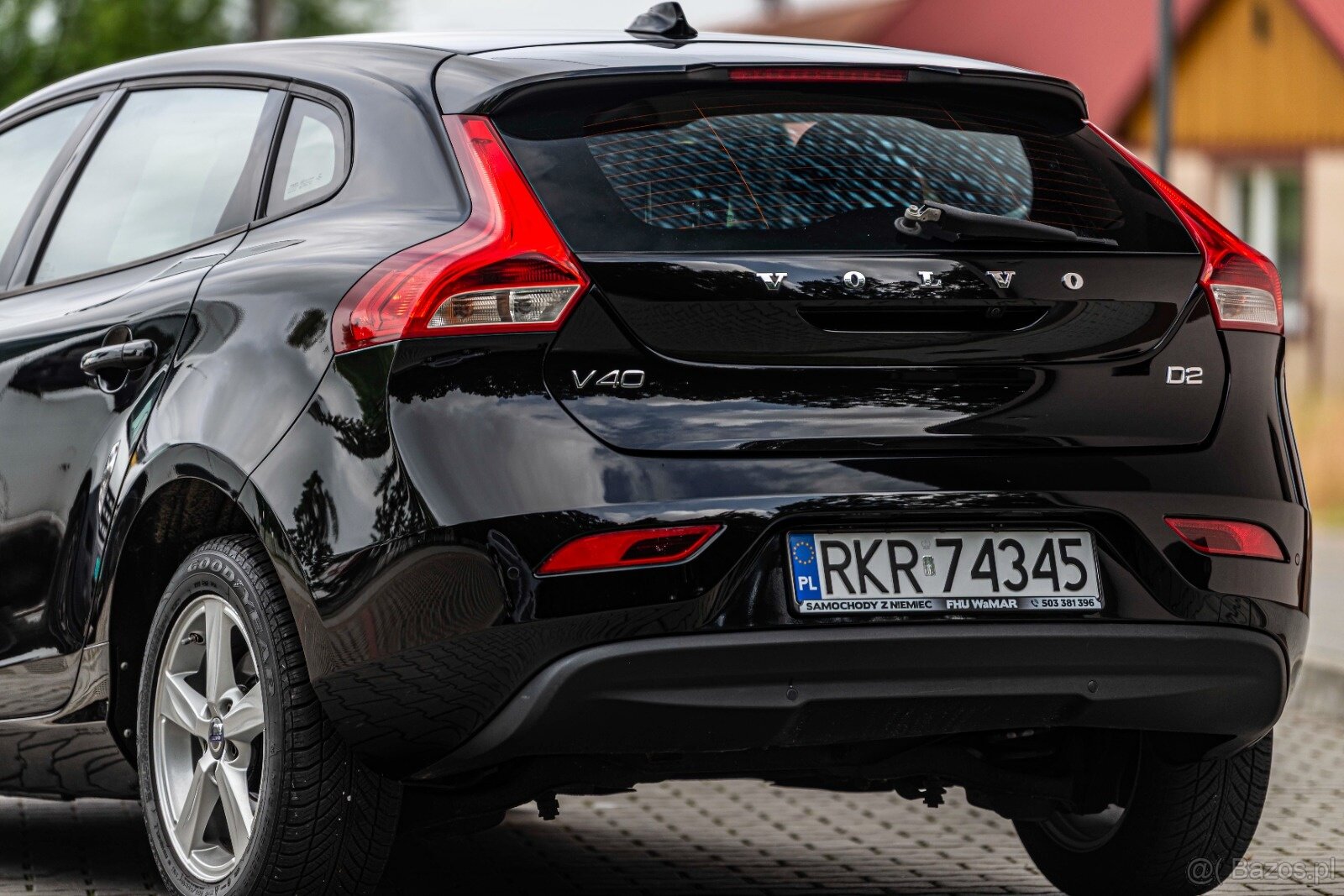 VOLVO V40 - 12