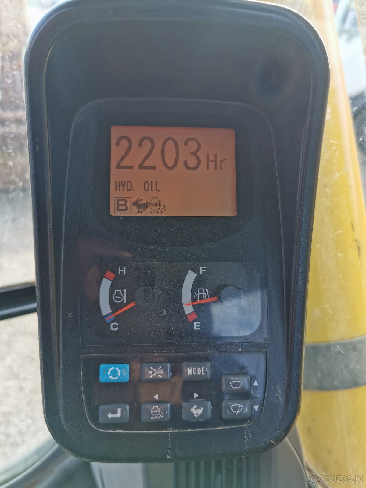 Sprzedam koparkę gąsienicową NEW HOLLAND T4P E 195 B - 12