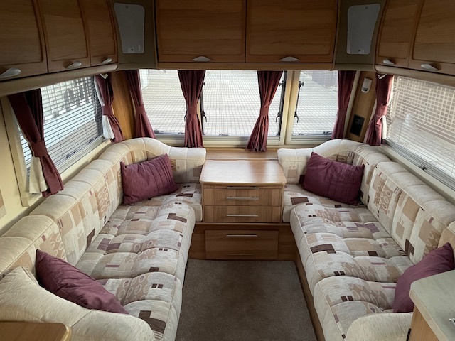 Sprzedam przyczepę kempingową całoroczną Bailey Unicorn Sev - 12