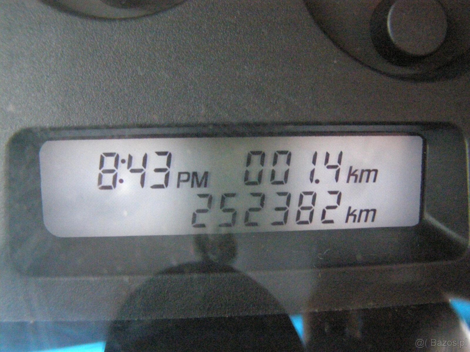 Nissan Almera 1,8 benzyna, rok 2002 - 12