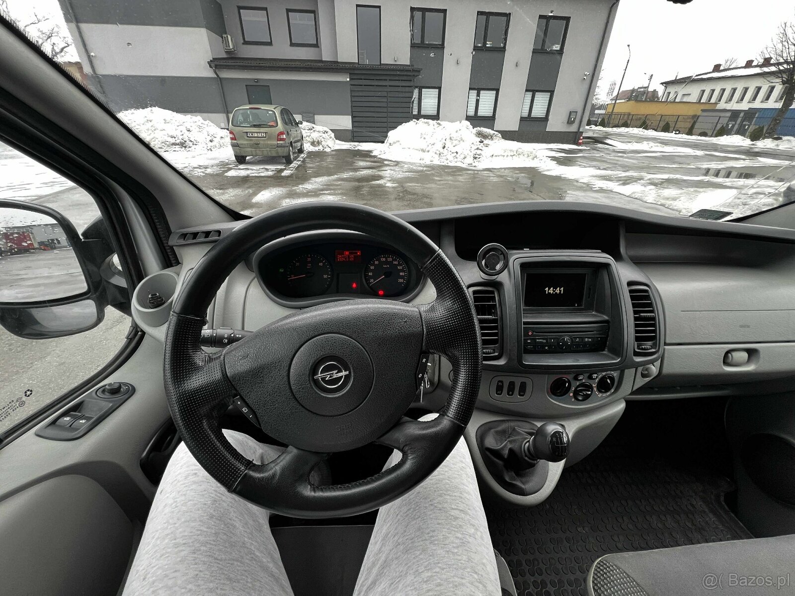 Opel Vivaro 2.5 CDTI L2H1 - 12