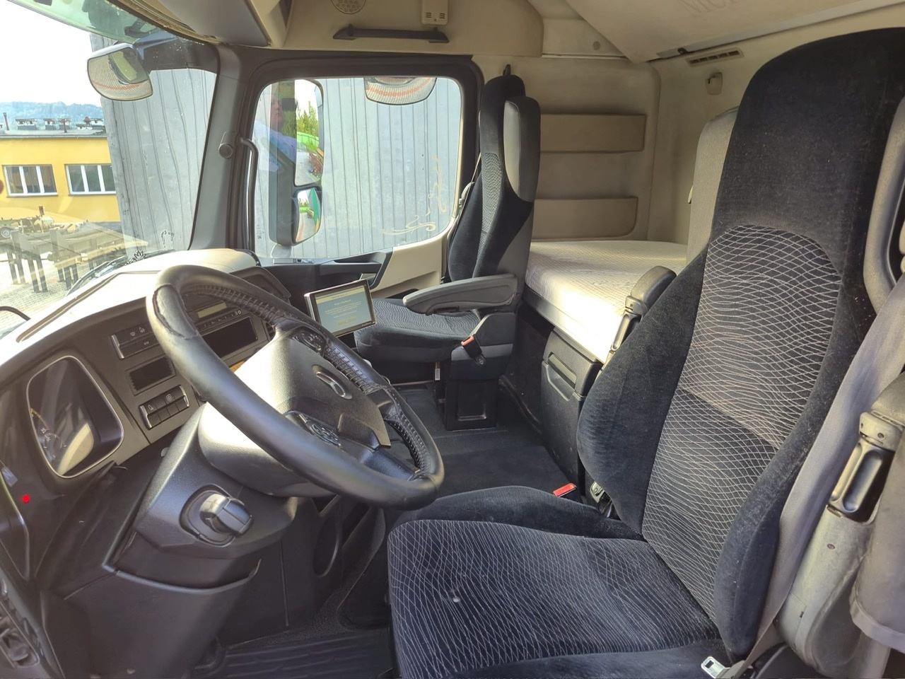 Mercedes Actros 1845 - 12