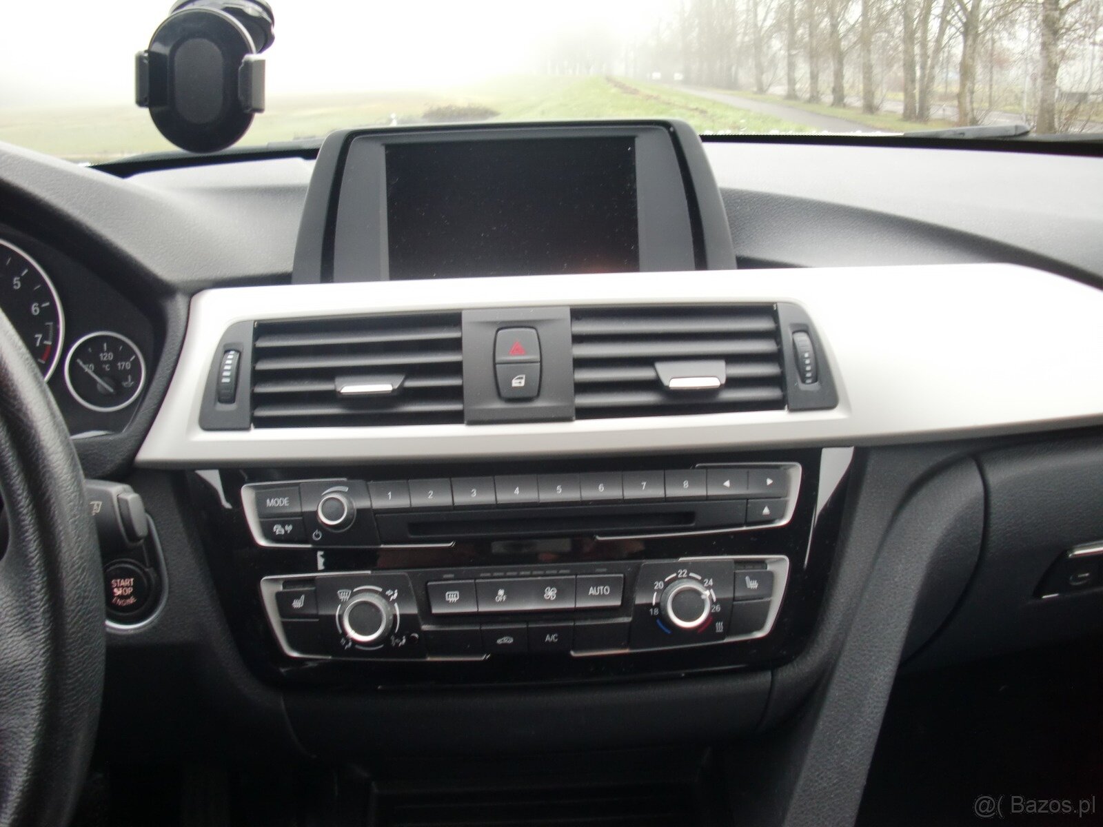 Sprzedam BMW 318i, 100kw, 10/2016, 226000km. - 12
