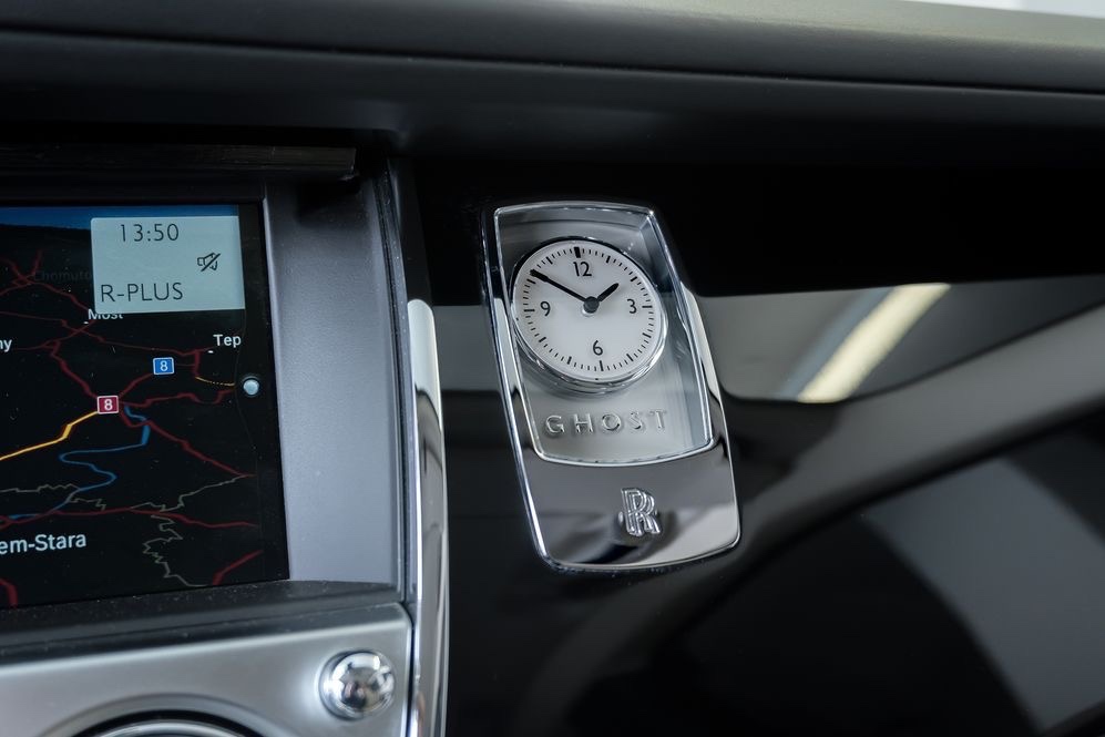 Rolls Royce Ghost maksymalny przebieg wyposażenia 68 000 km - 12