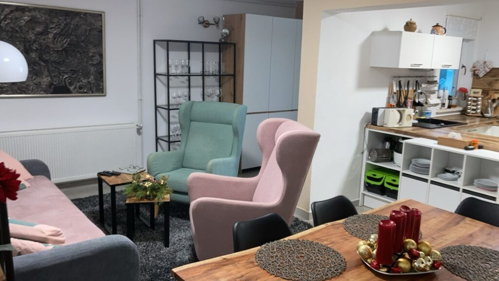 Chorwacja-umeblowany dom z widokiem na ogród i morze - 12