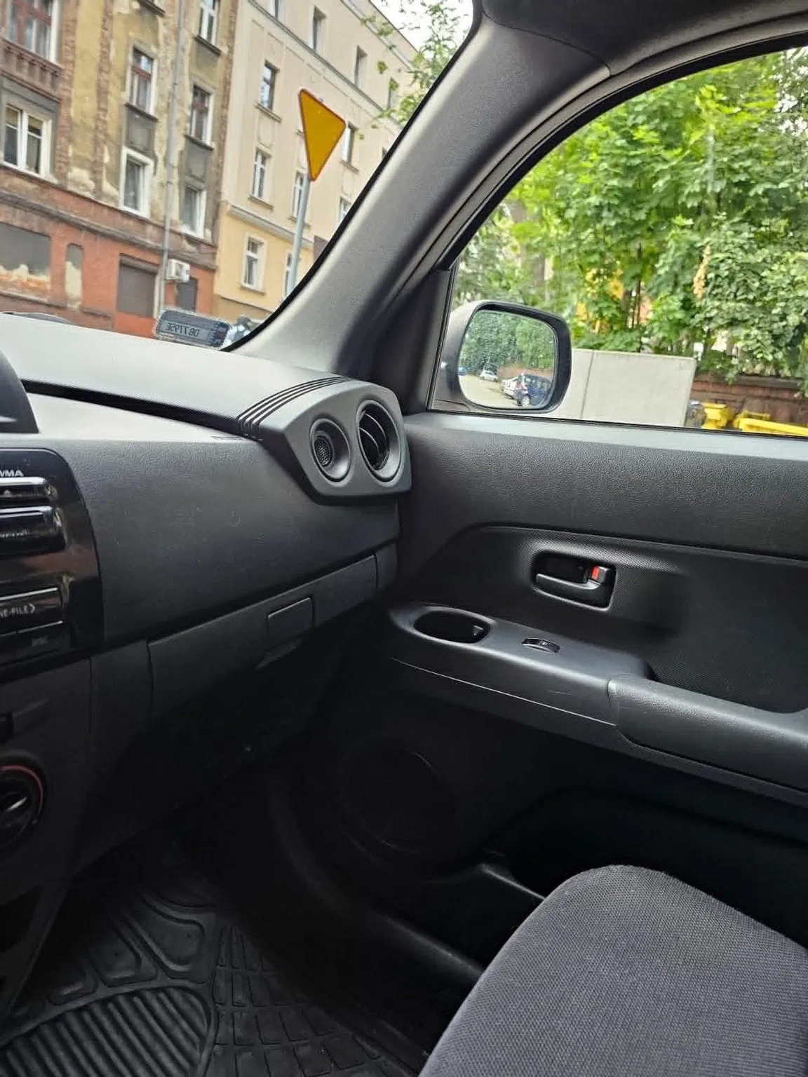 Daihatsu Materia - 12
