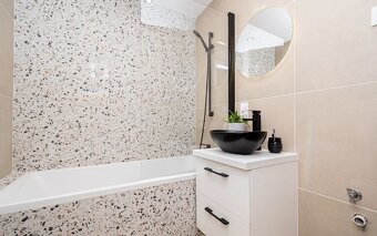 Mieszkanie o pow. 47.50m2, balkon, IV p., Os. Asnyka - 12