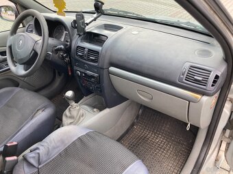 Renault Clio 1.4 Benzyna - 12