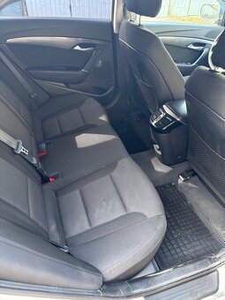 Sprzedam Hyundai z automatyczną skrzynią biegów - 12