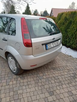 Ford Fiesta 2005 benzyna 1.4 przebiet 140 tyś - 12