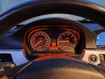 BMW E91 2009 2.0 benzyna - 12