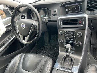 Volvo V60 Plug in hybrid 2.4 D6 158kw, 4WD,automat,r.10/2013 - 12