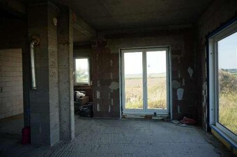 Nieruchomość gruntowa z domem w trakcie realizacji - 12