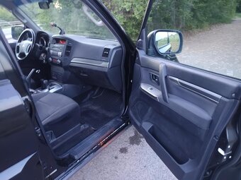 Mitsubishi Pajero V80 3.2 Di-D 142 Kw r.v 2012 - 12