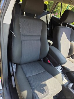 Toyota Avensis 2.2 D-CAT Premium - 12