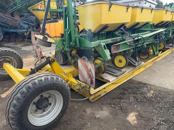 Siewnik do kukurydzy John deere  8rzedowy  cena 39900zl - 12