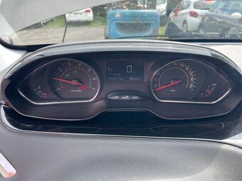 Peugeot 208 1.2VT-i 60kw, r.2014, klimatyzacja - 12