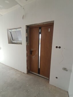 Nowoczesny dom w zabudowie bliźniaczej – 91 m², Chełmce - 12