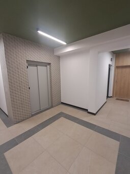 2 pokoje, 47m2, II piętro, winda, duży balkon, parking, os. - 12
