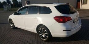 Opel Astra  Lift 1.4 ecoFlex -w super stanie - 12