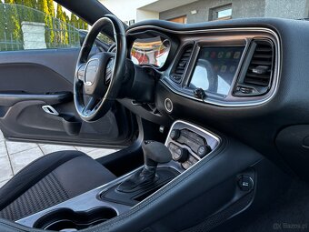 Dodge Challenger 3.6 r.2015 - 12