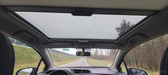 Yaris 1,4 D 90KM Comfort 2012r 186 800 km NAVI kamera zarej. - 12