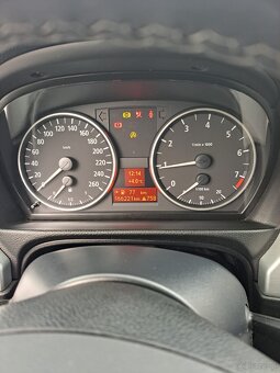 BMW E90 - 12