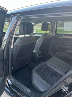 Sprzedam Volkswagen Passat 2.0 TDI SCR DSG7 Elegance Lift Mo - 12