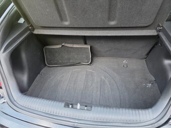 Sprzedam Hyundai Veloster- Garażowany - 12
