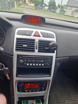 Peugot 307 kombi rok 2006 poj 1.6hdi - 12