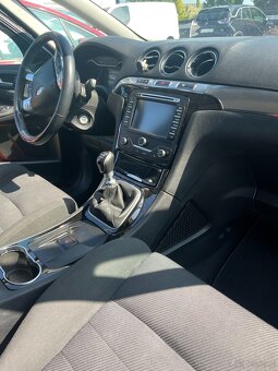 Ford S-Max - 12