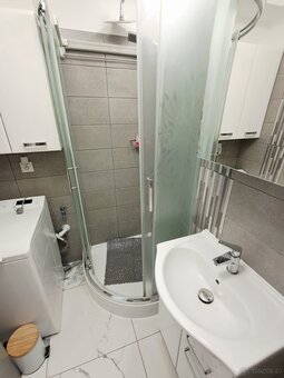 Kawalerka o pow.27m2, I piętro, umeblowane,os. Kaliniec - 12